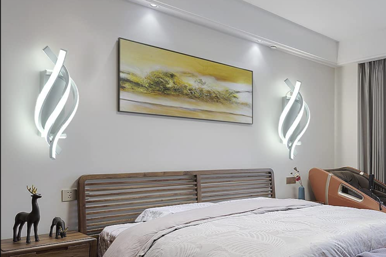 Lampada da parete LED moderna in metallo per camera da letto o comodino