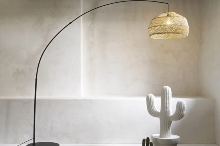 Lampada da terra ad arco in stile rattan