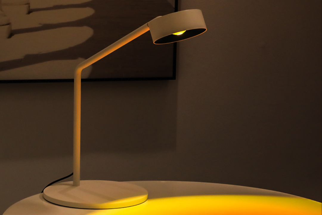 La Lampada Proiettore Minimalista: un’illuminazione elegante e funzionale