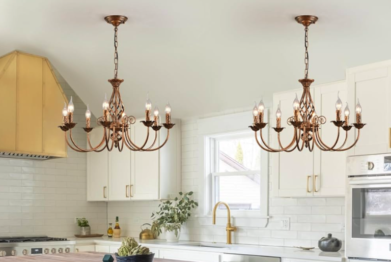 Luce industriale in bronzo per area pranzo: eleganza italiana